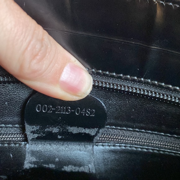 Gucci Rare Vintage Black Smooth Leather Shoulder Bag with Gold Logo - Picture 11 of 13